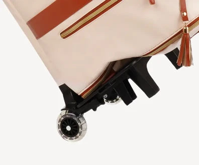 Wheels when you need them, straps when you don’t